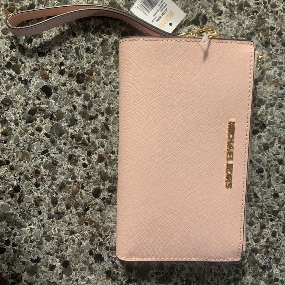 New Michael Kors wristlet